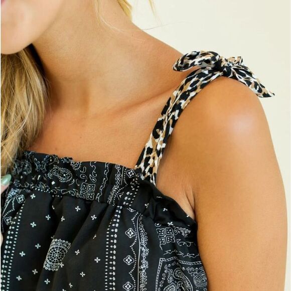 THE CARRY ON TIE STRAP TANK TOP, BANDANA &
LEOPARD - Picture 3 of 8